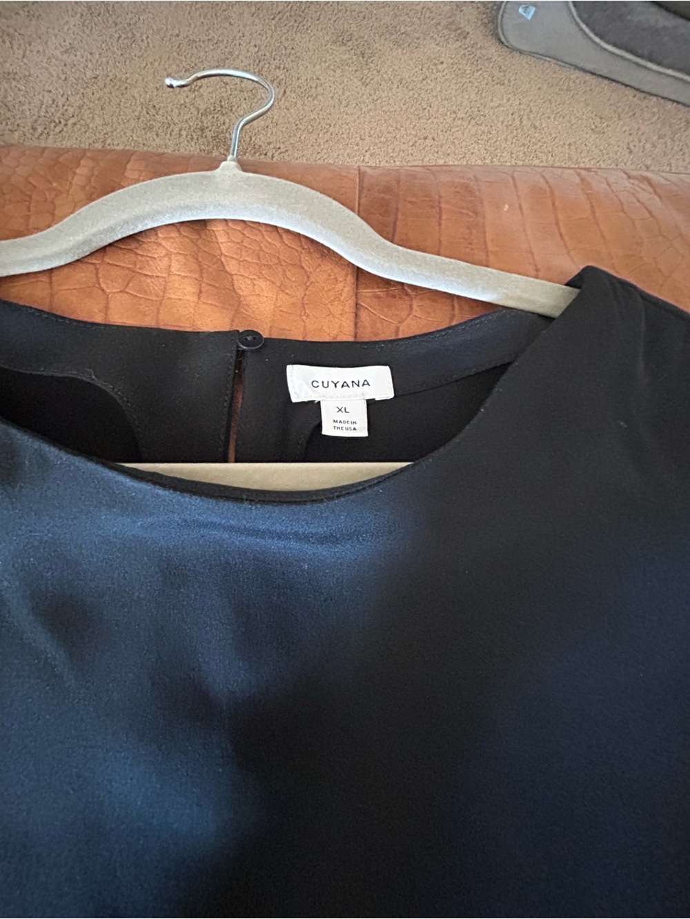Cuyana Black 100% silk Short-Sleeve Womens Top XL - Picture 2 of 8